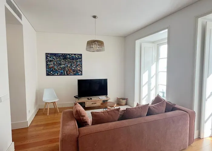 Sol Ao Castelo - Downtown W Pool, Terrace, Parking 리스본