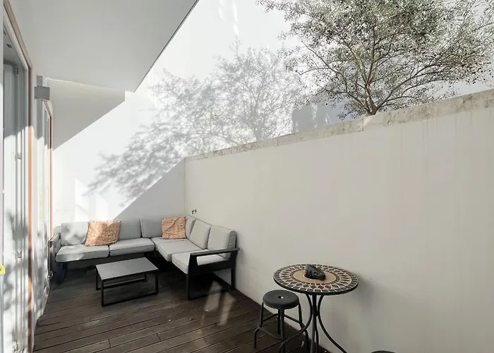 Sol Ao Castelo - Downtown W Pool, Terrace, Parking 리스본