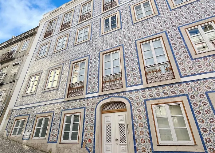 아파트 Sol Ao Castelo - Downtown W Pool, Terrace, Parking 리스본