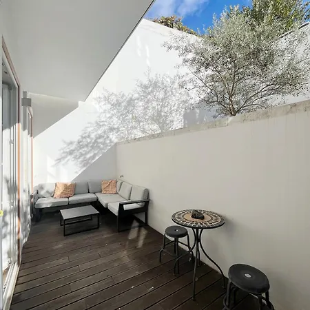 Sol Ao Castelo - Downtown W Pool, Terrace, Parking Lisboa